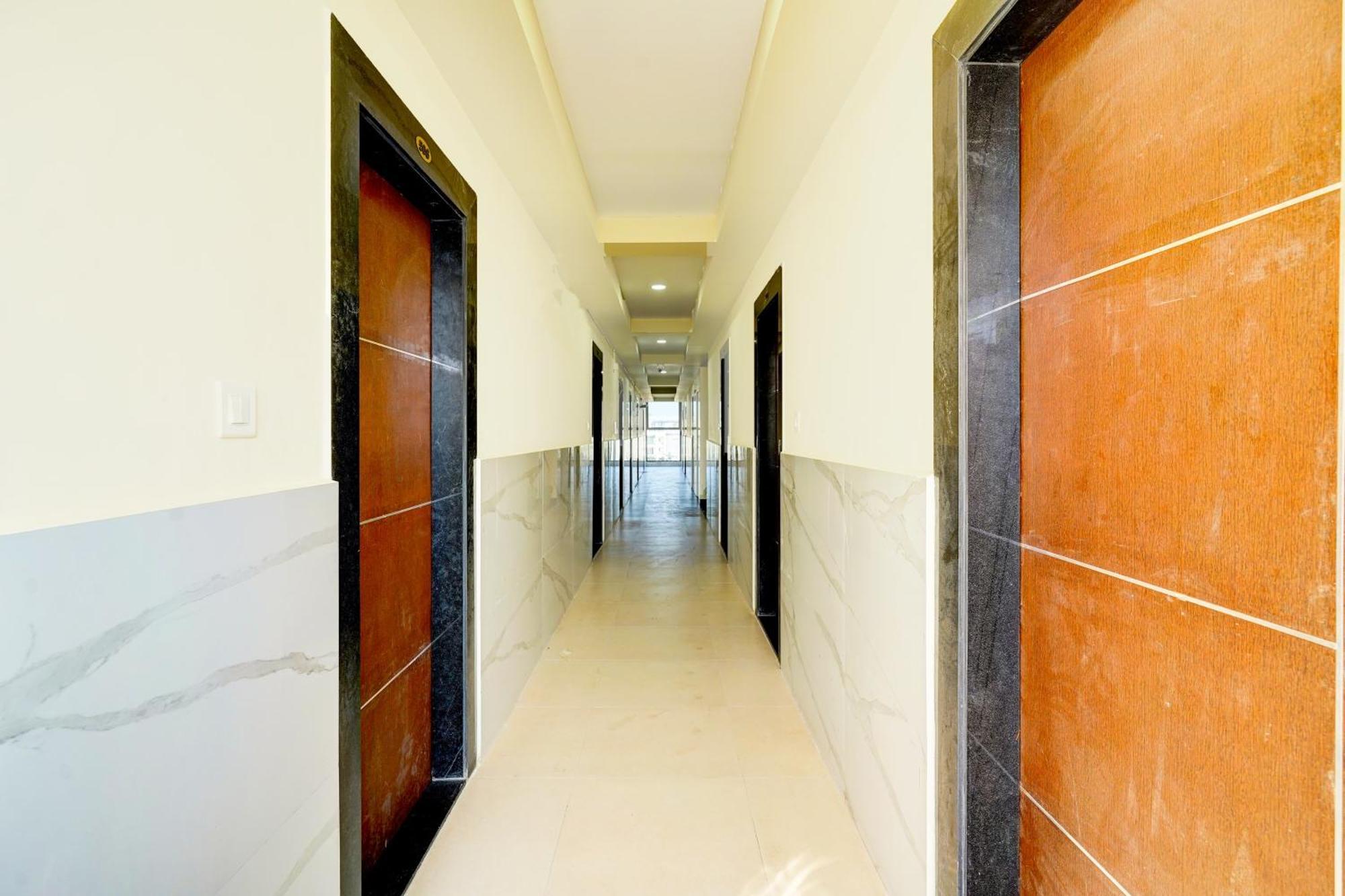 העיר בנגלור Super Hotel O Sri Vishnu Prime Opposite The Studio Salon, Kundalhalli Gate מראה חיצוני תמונה